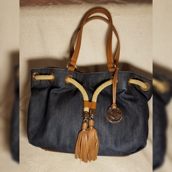 michael kors canvas purse